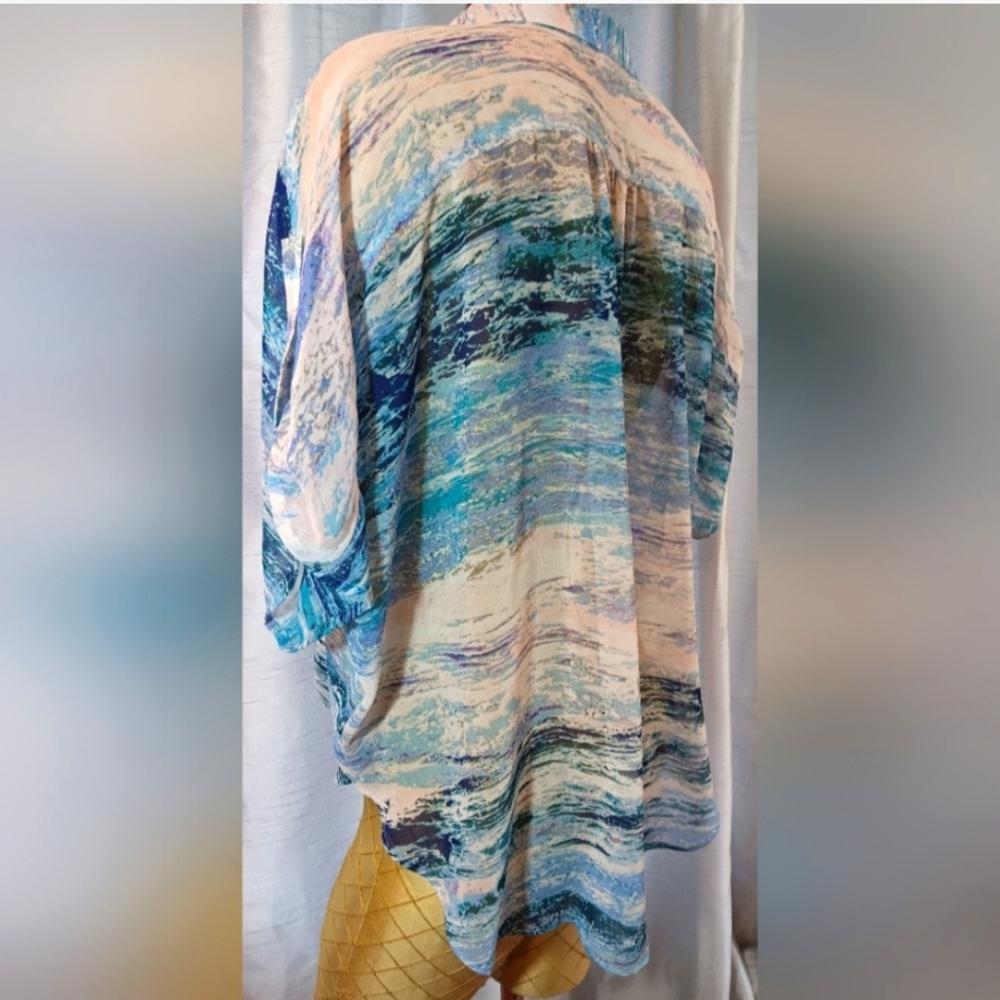 Beautiful Bundle Tops - Picture 3 of 7